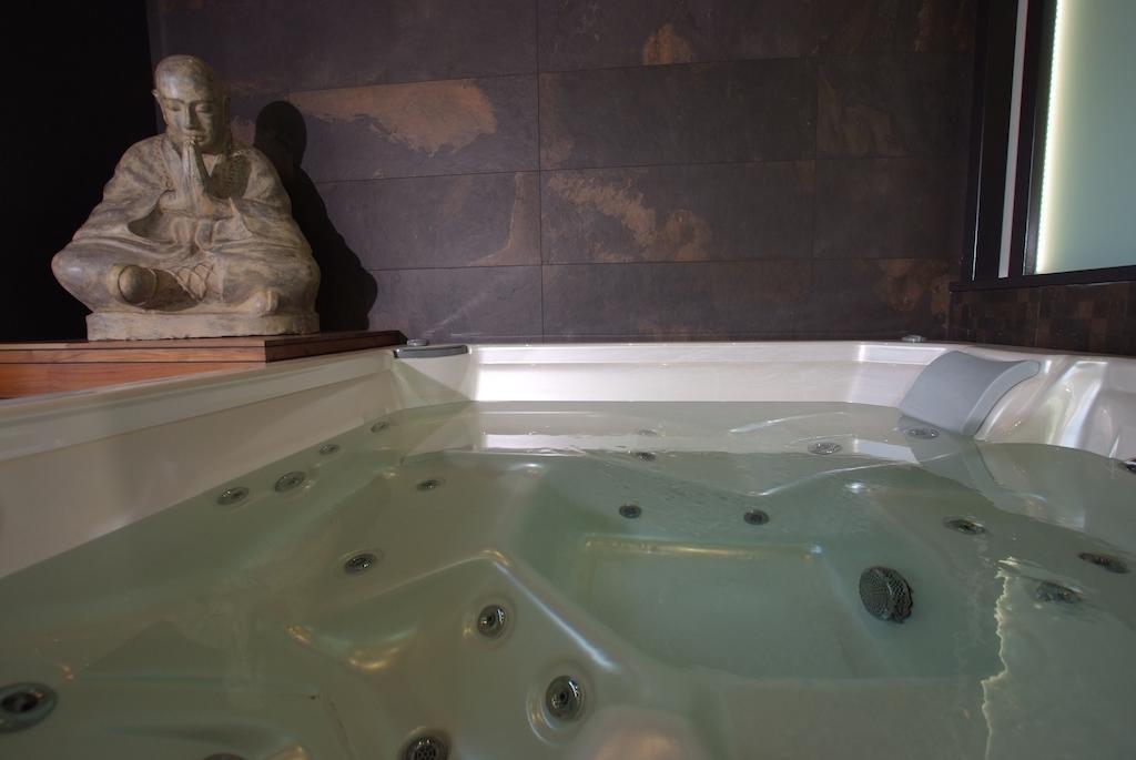 Le Privilege Chateaubourg  ภายนอก รูปภาพ